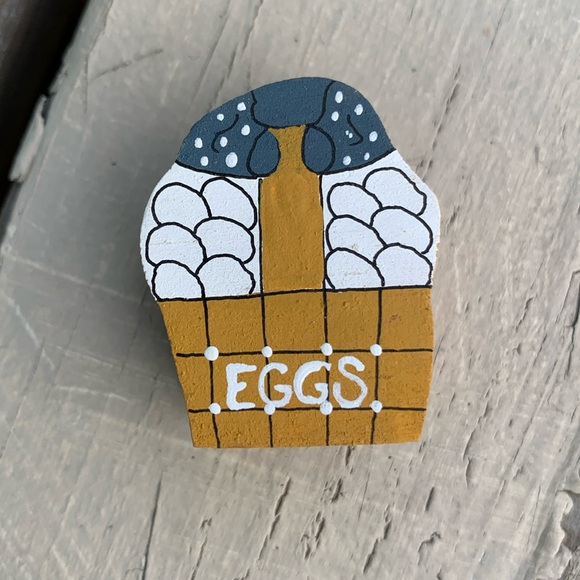 Miniature holiday wooden block dollhouse or display item EGGS - Picture 1 of 6